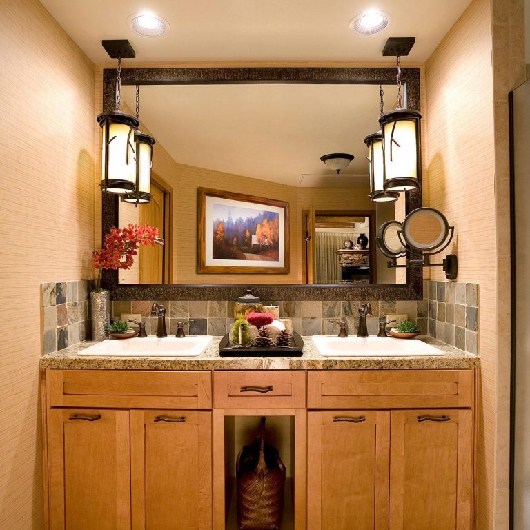 caro-BR_Lodges_Master_Bath_2_11-11